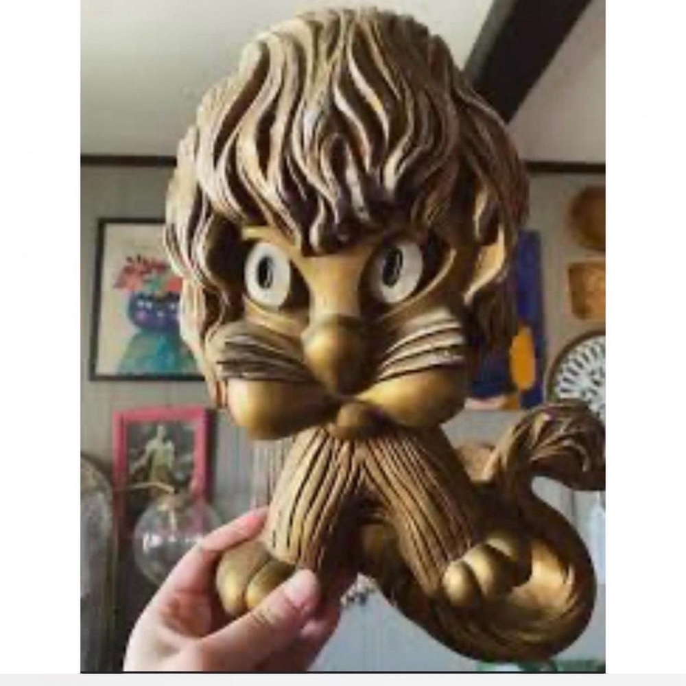 Gold Lion Home Accent